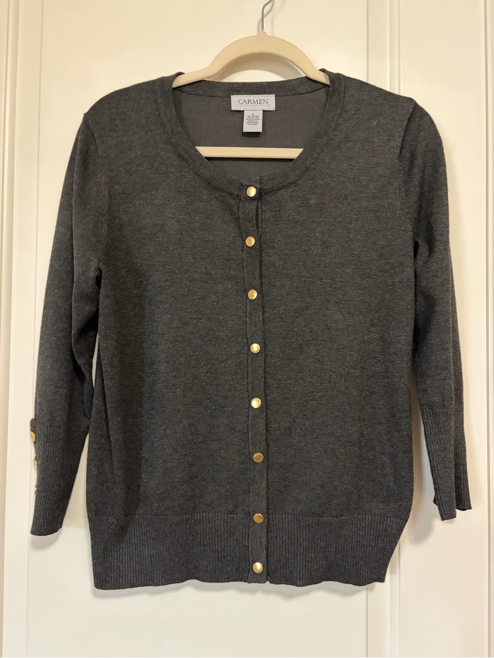 NWOTπ€Carmen Marc Valvo Charcoal Gray Knit Cardiganπ€Gold Buttonsπ€
